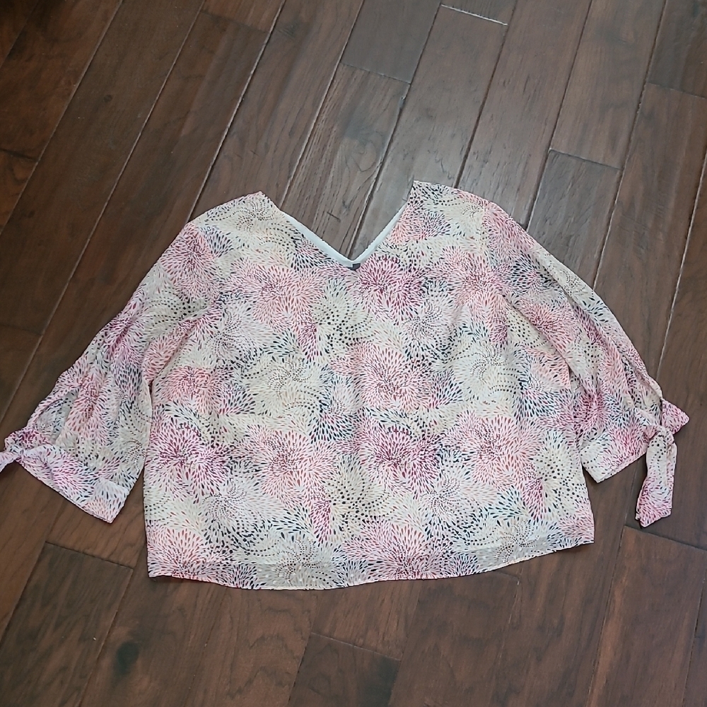 The Limited Colorful Textured Blouse with double V-neck & tie sleeves size 1X